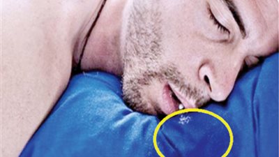 ماذا يعني وجود لعاب على وسادتك عند استيقاظك من النوم؟
