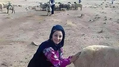 يُحكى أن شيخاً (يذكر أن أسمه العود السعيدي)