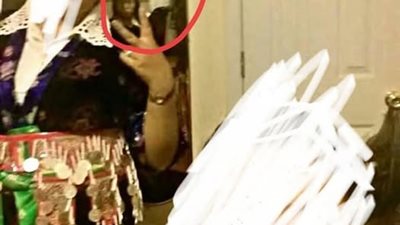 ديه صورة متاخدة من لايف تـيـك توك لبنت بلوجر من دولة اجنبية