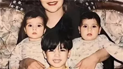 ام تنشر صورتها مع اولادها بعدما اصبحوا شباب جمالهم مش طبيعي