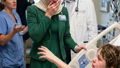 ولد يطلبها في المستشفى