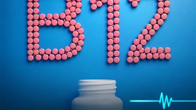 تشعر بالتعب رغم النوم؟ 6 علامات قد تدل على نقص فيتامين B12 لا ينتبه لها كثيرون