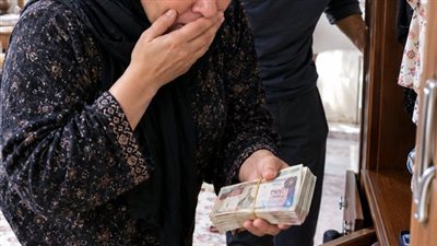 فلوس مرات ابني حكايات زهرة 