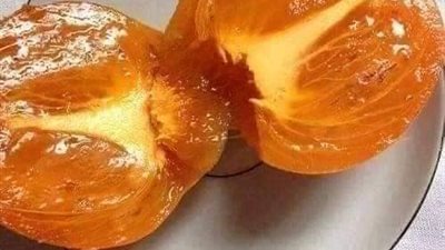 ما الذي يحدث لجسمك عند تناول الكاكا… فاكهة الأساطير التي أذهلت العلماء!