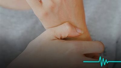 نقص فيتامين (د) يسبب آلام أسفل الظهر والفخذين والساقين.. انتبه لبشرتك وساقيك - 5 أعراض لنقص فيتامين (د) تظهر عليهما