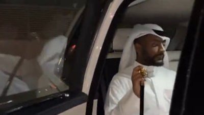 هذا الشخص محمد مظفر محامي كويتي كان دائم التفاخر بماله الذي ادّعى أنه جمعه 