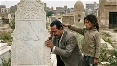 مليونير يزور قبر أبنائه والمفاجأة بانهم أحياء
