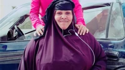 دفنت سرّها تحت المطبخ 30 سنة… والرسالة كسرت قلبي قبل الصندوق